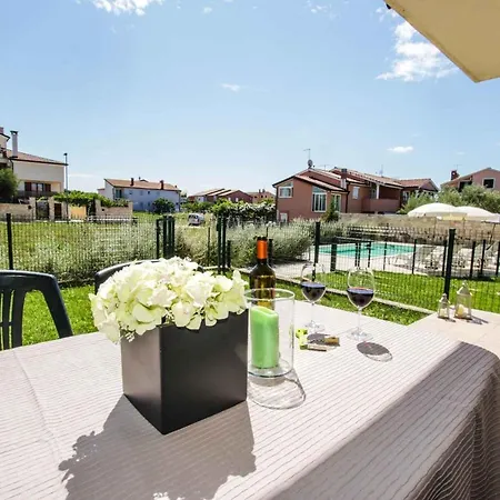 Holiday Homes In Novigrad/istrien 36225 *